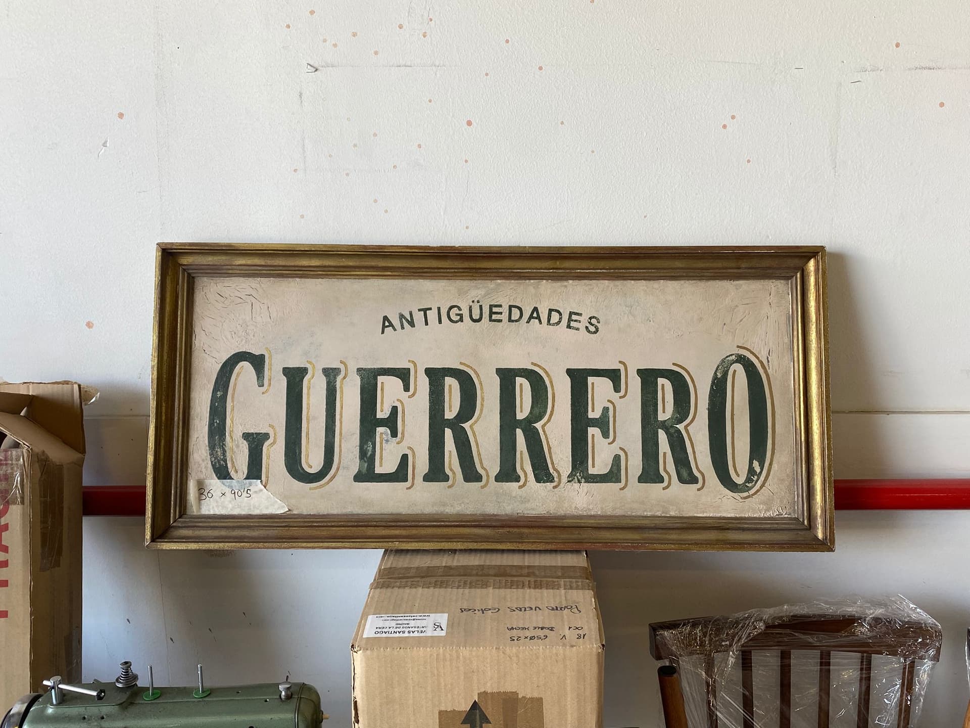 Cartel Vintage “Antigüedades Guerrero” en Marco de Madera